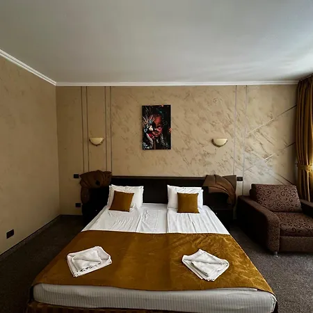 Art Babylon Hotell 4*