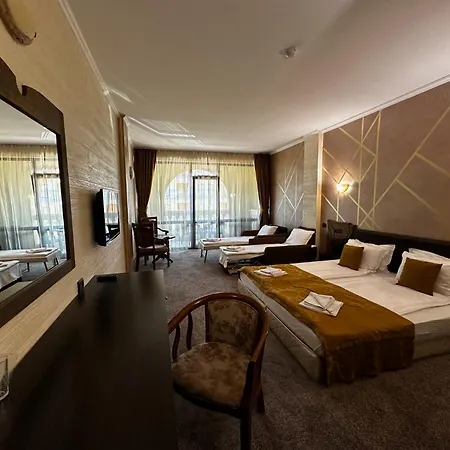 Hotell Art Babylon 4*