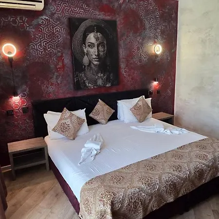 Hotell Art Babylon 4*