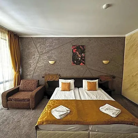 Art Babylon Sluneční pobřeží