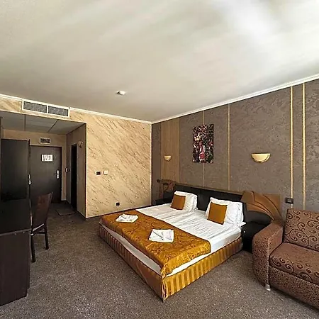Hotel Art Babylon 4*
