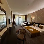 Готель Art Babylon 4*