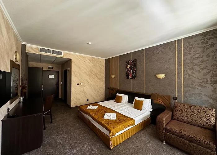 Hotel Art Babylon 4*